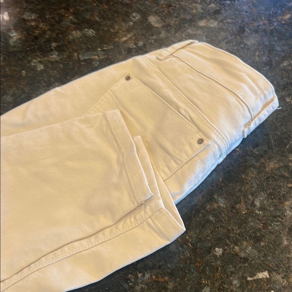 Off White High-Waisted Jeans - Picture 5 of 5